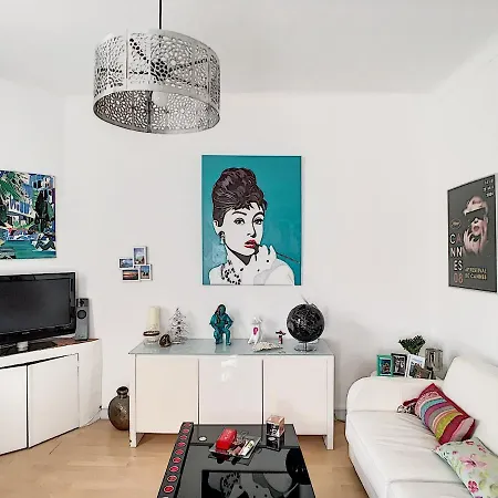 Beautiful Center 4 Persons Apartment *