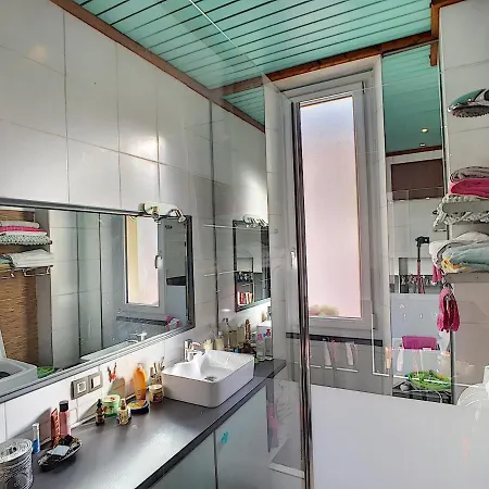 Beautiful Center 4 Persons Apartment *