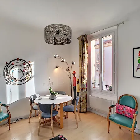 Beautiful Center 4 Persons Apartment *